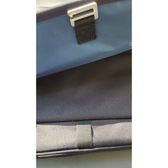 Case Logic 3201140 VNM-217 17" Notebook Carrying Case Messenger Bag Nylon BLACK - Picture 12 of 16